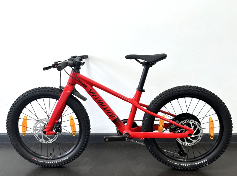 EX-DISPLAY Specialized Riprock 20 inch Kids Bike 2023 in Red-1